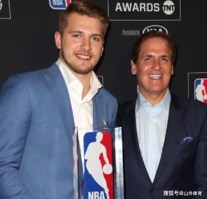 九游会官网-反败为胜引发热议！，东契奇在切尔西比赛中战术调整全场沸腾不已的简单介绍